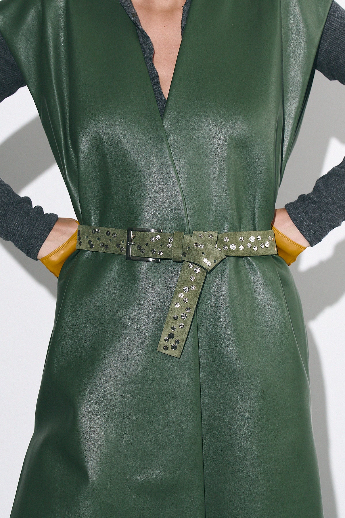 Belt Orris with metal studs olive