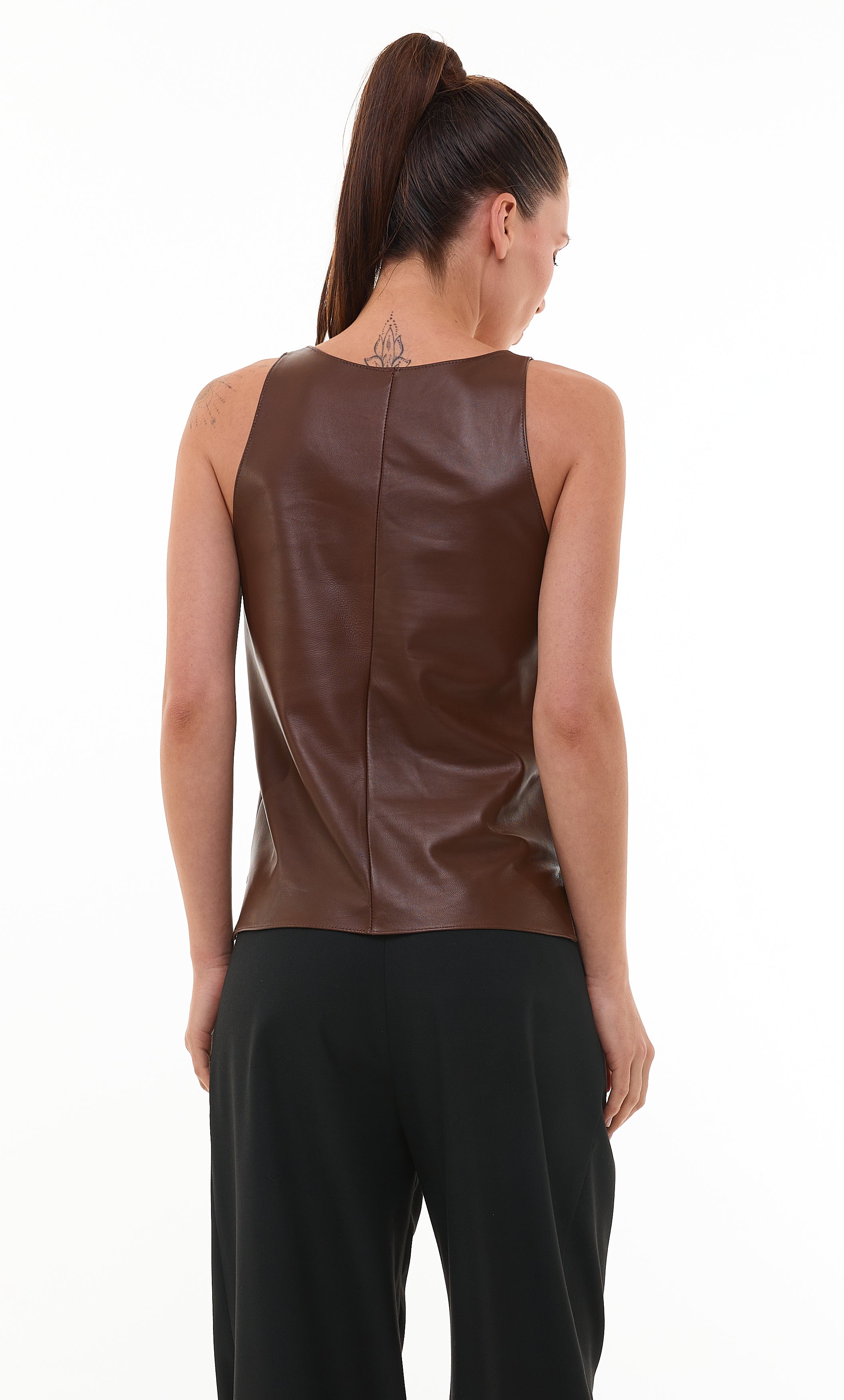 Top serbatoio in pelle con scollo a V Siara